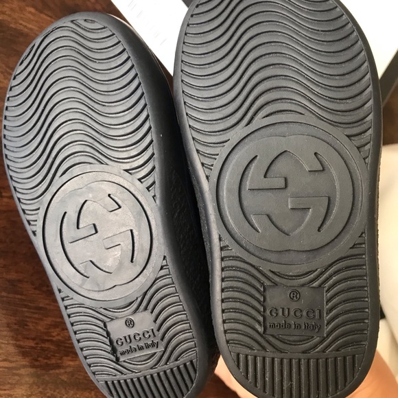 ---SOLD----gucci shoes - Picture 3 of 8